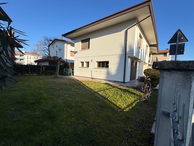 Vendesi casa a Ghirano (C 297)