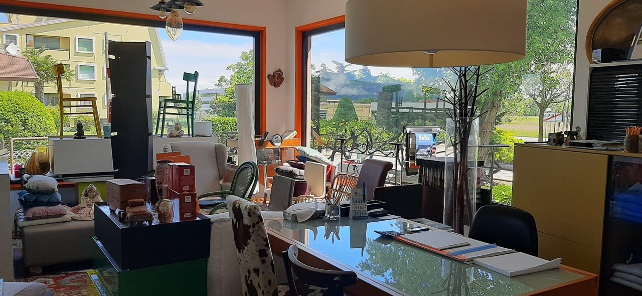 Vendesi Locale fronte strada (NV 259)